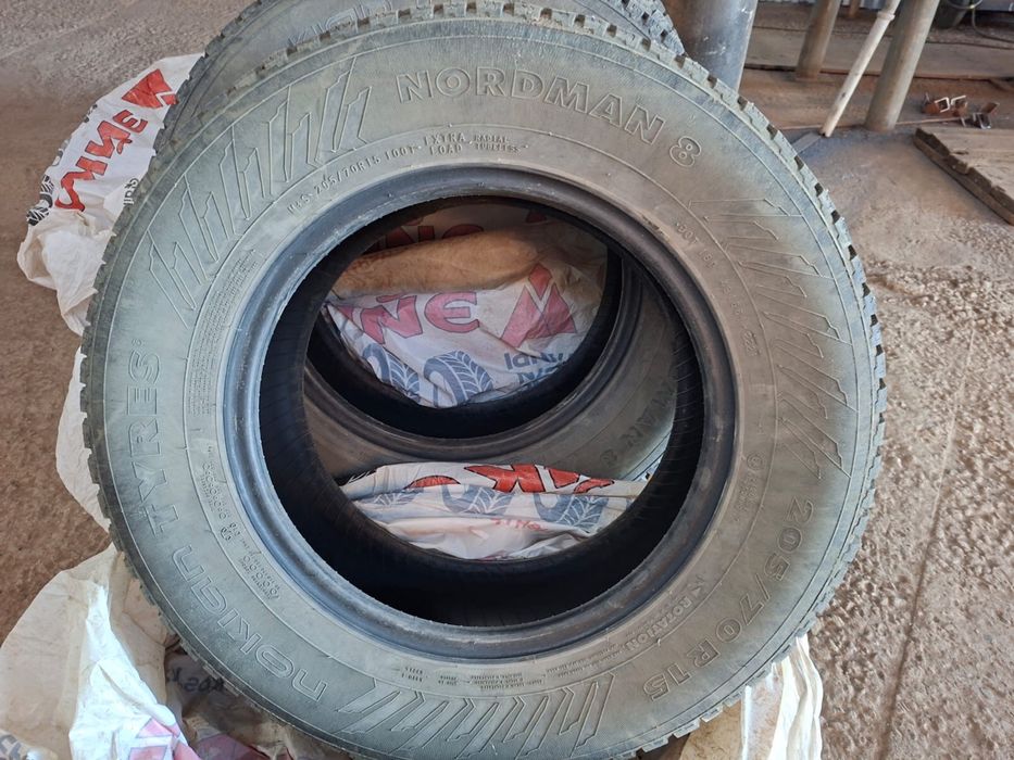 Продам зимные шипованные шины
