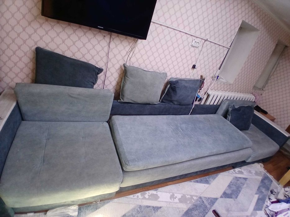 Диван срочно продам