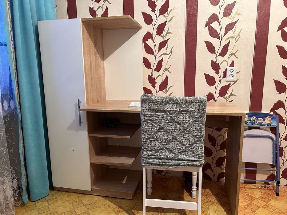 Продам компьютерный стол