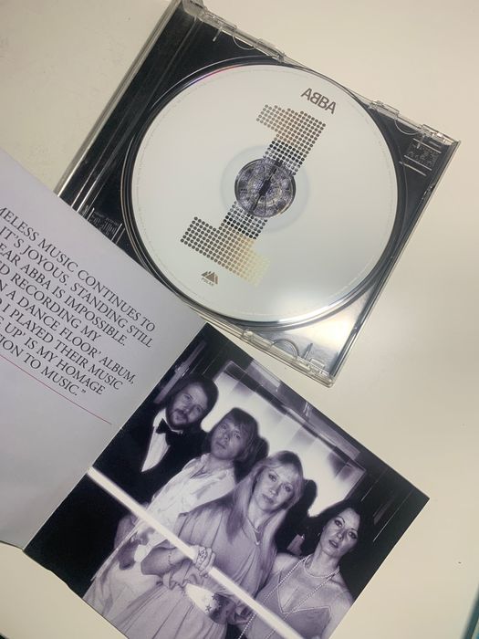 Диск на ABBA, Number Ones, Нов