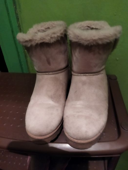 Отдам даром женские вещи