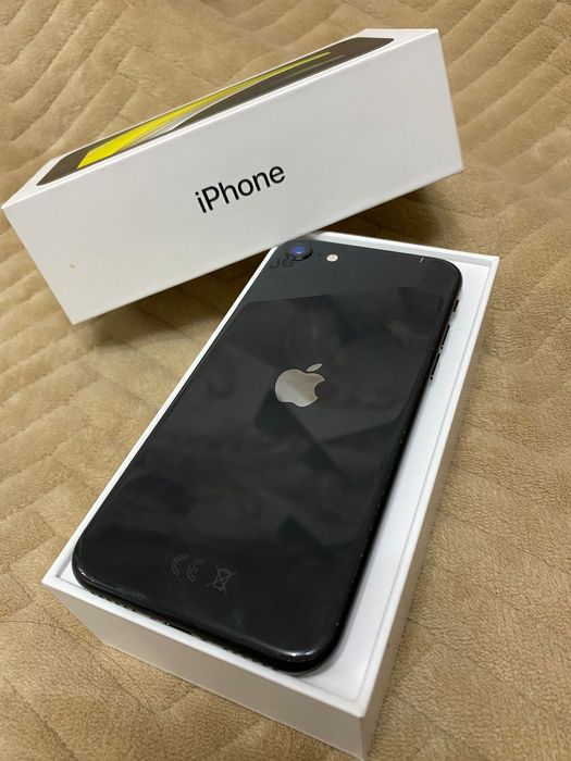 iPhone SE 2020 в хорошем сост.