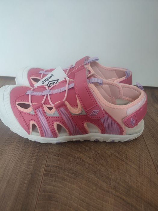 Нови сандали Umbro!