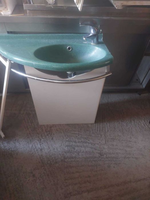 Vand chiuveta de baie, cu set complet, 400 Ron,la Oradea