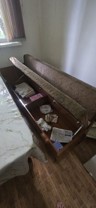 Диван открывается