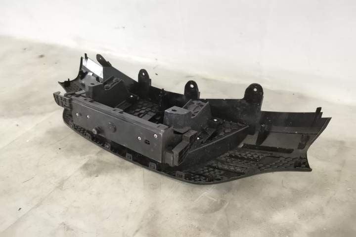 Оригинална централна решетка на радиатора Дачия Спринг / Dacia Spring