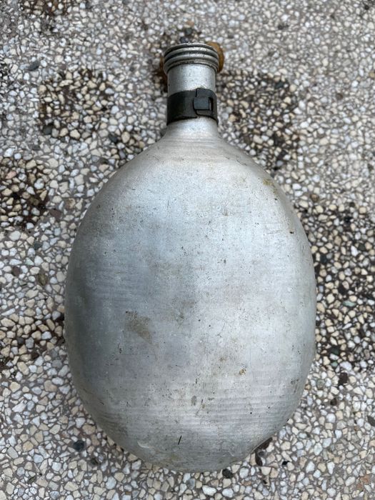 Стара алуминиева манерк за вода