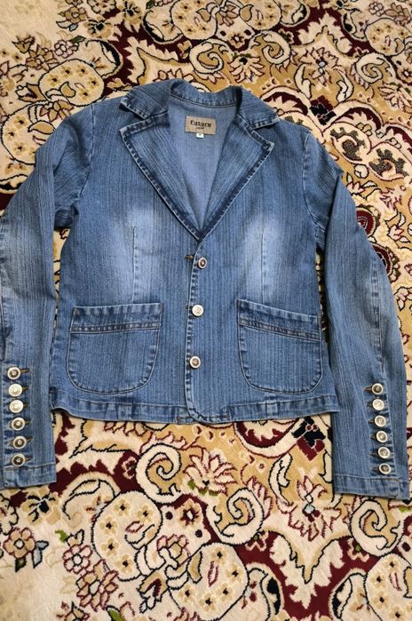 Продам джинсовый костюм