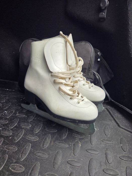 Коньки фирмы Axel