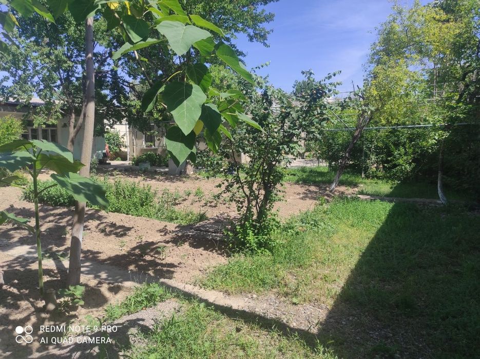 Продается участок с домом,сзади канал