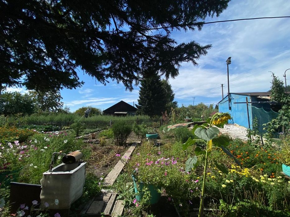 Продаётся двухэтажный дом.