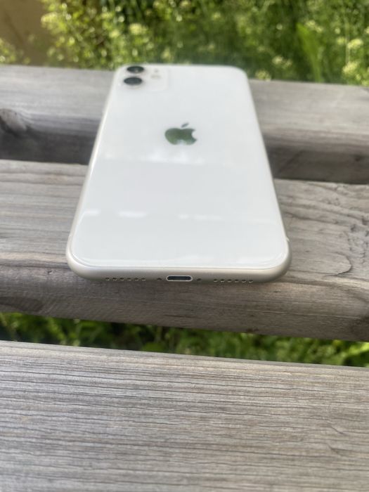 Продам Iphone 11