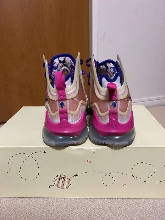 Кроссовки LeBron 19 Valentine’s day оригинал