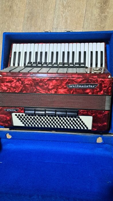 Аккордеон  weltmeister. Stella