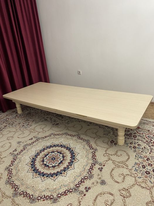Классикалық үстел, өте жақсы сапада!
