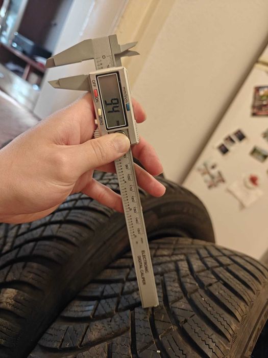 Anvelope iarna 185/55 R15 hankook purtat 2 sezoane 9.2 mm