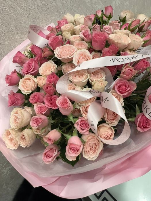 Букет из кустовых роз