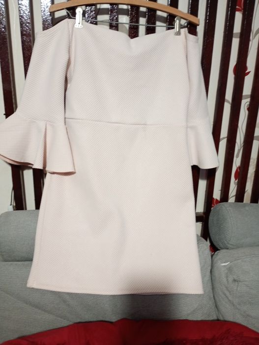 Rochie eleganta mărimea M, material plin