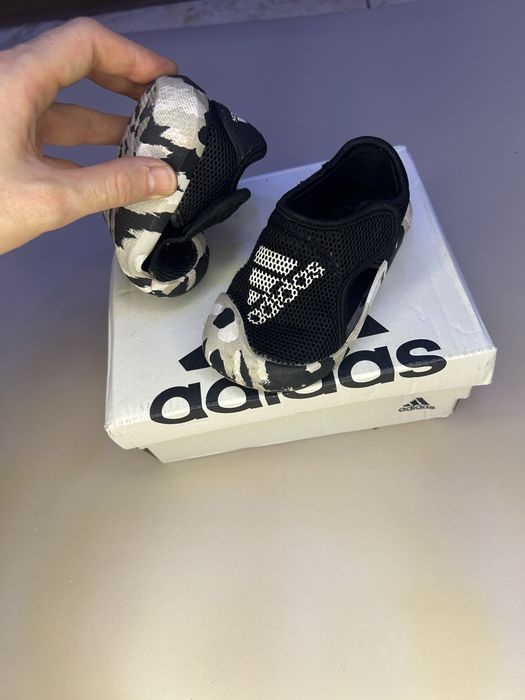 Кроссовки adidas