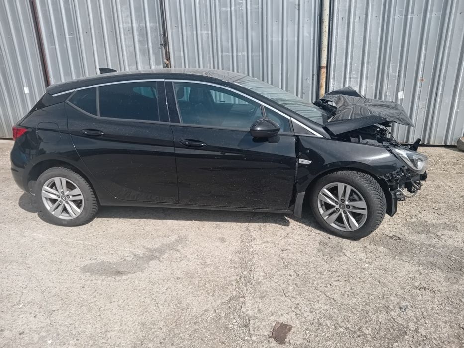 Opel astra K 2018Г 1.4 Турбо здраво табло и колани,навигация