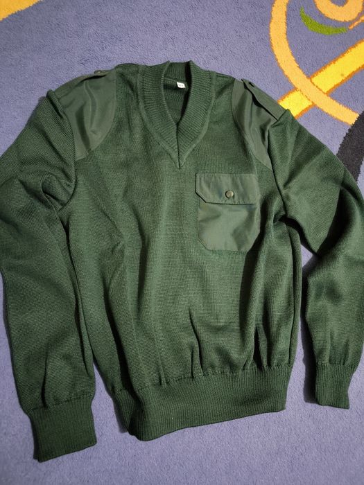 Военная кофта размер 48 .