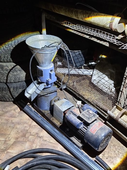 Продам гранулятор и комагай