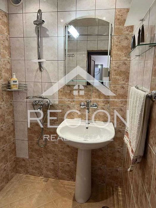 Дава се под наем Четиристаен апартамент в Варна, Цветен квартал - 89 кв.м за 612 € - Снимка #10