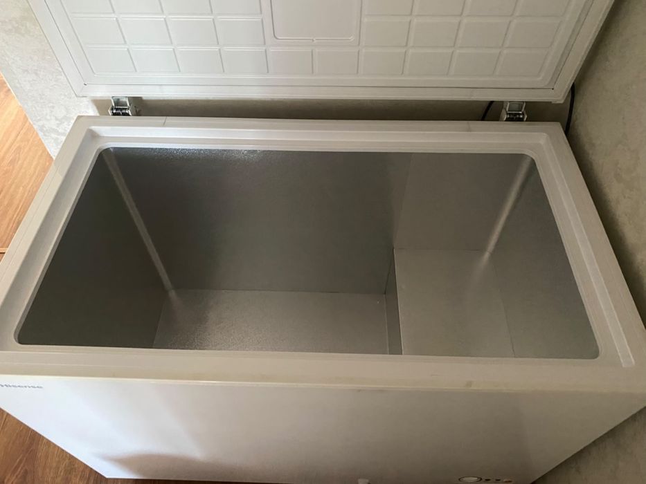 Продам морозильную камеру