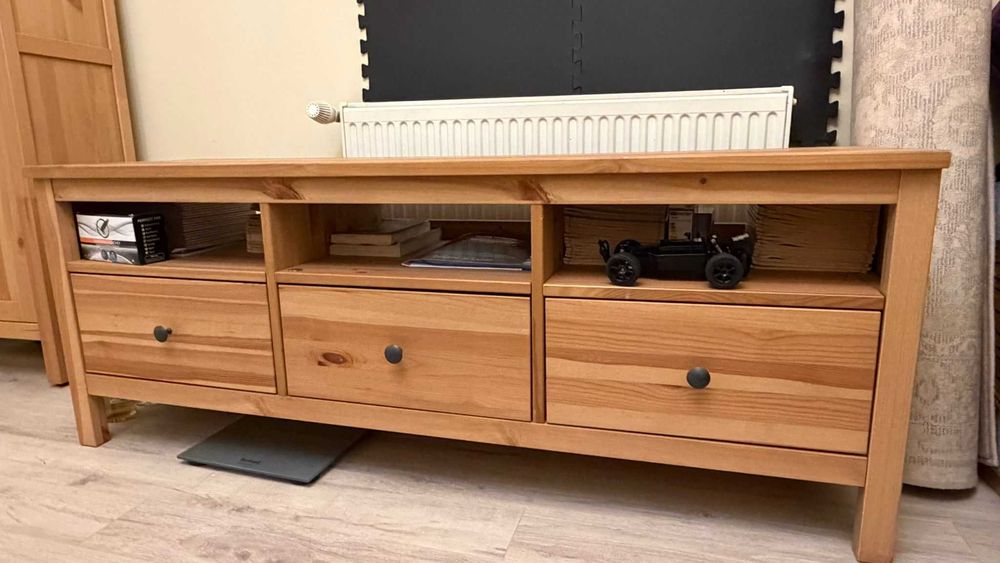 Mobilier Ikea din lemn