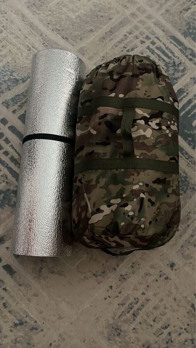 Спальный мешок + туристический коврик (каремат)