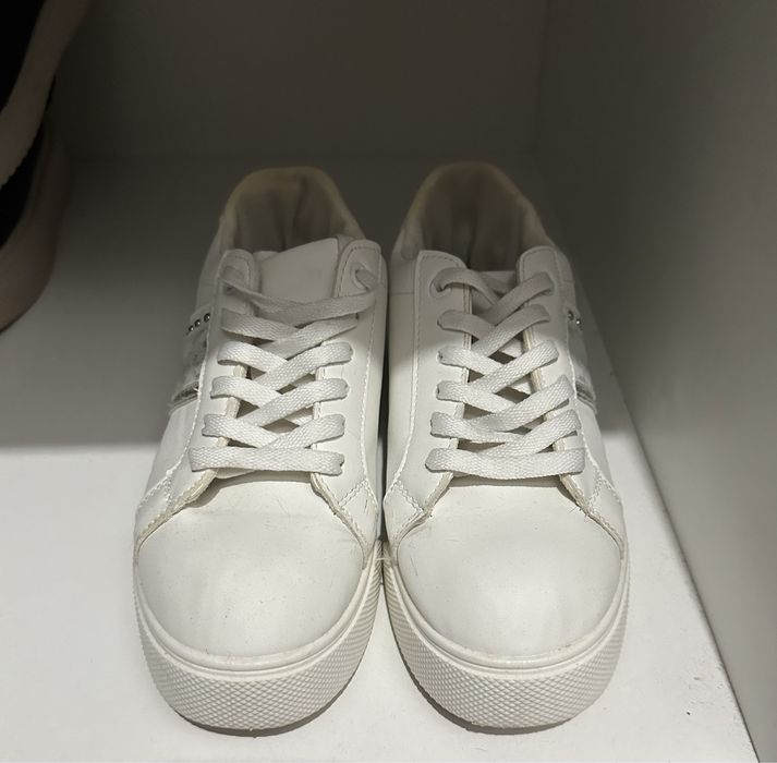 Продам кроссовки