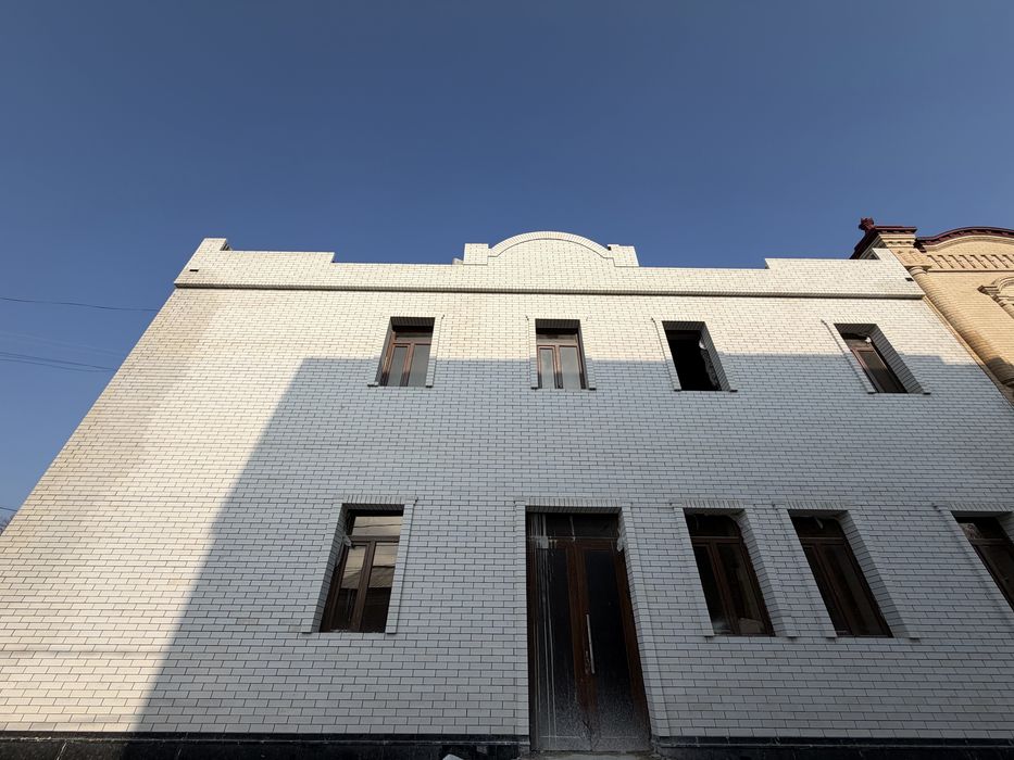 Ofislar,òquv markaz yoki istalgan turdagi turar joy uchun bino!