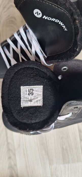 Продам коньки детские