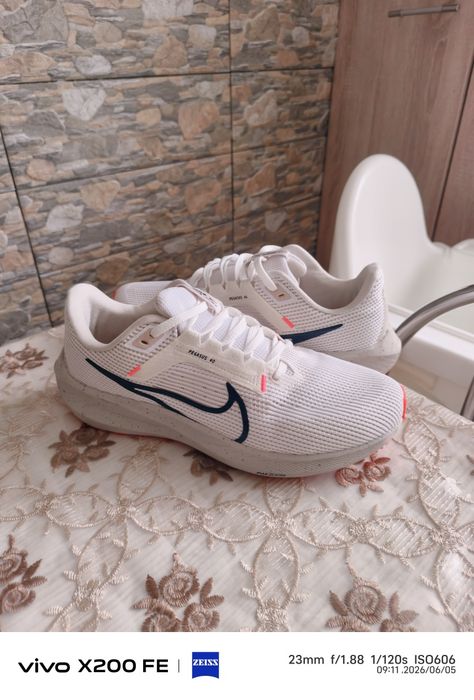 Pantofi sport noi Nike marimea 43