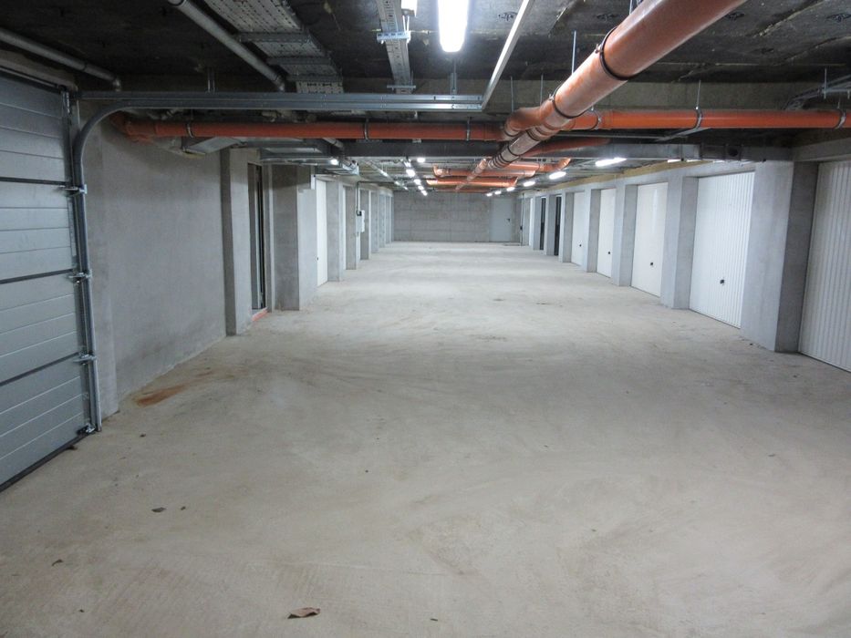 Дава се под наем Гараж / Паркомясто в София, Обеля - 16 кв.м за 102 € - Снимка #3