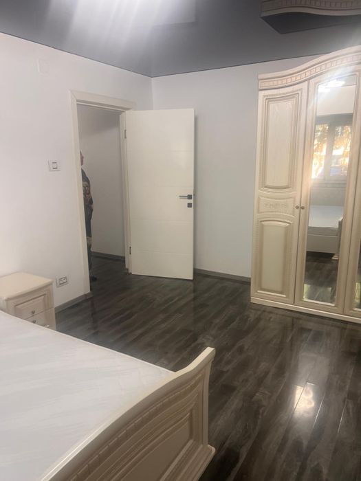 Inchiriez apartament 3 camere