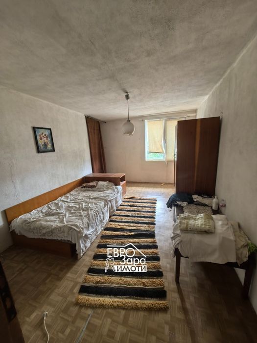 Масивна къща с гараж за продажба в село ОПАН
