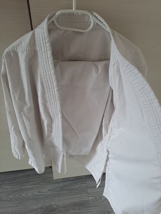 Kimono karate și protecție dinți