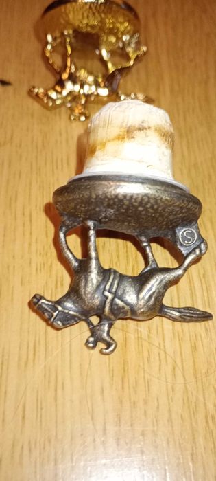 Колекционерски тапи от уиски Blanton's / конни надбягвания/