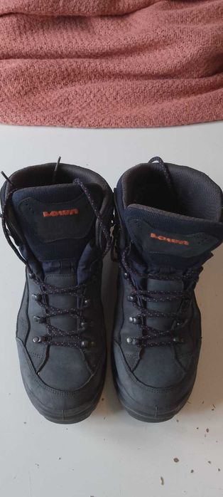 Туристически обувки ботуши LOWA RENEGADE GTX MID