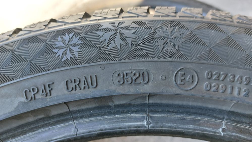 Зимни гуми 225/45/18 Continental Viking Contact 7 2 броя