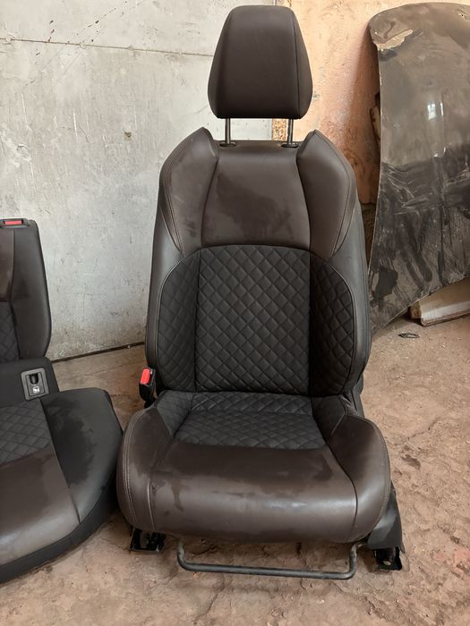 Салон за Toyota C-HR