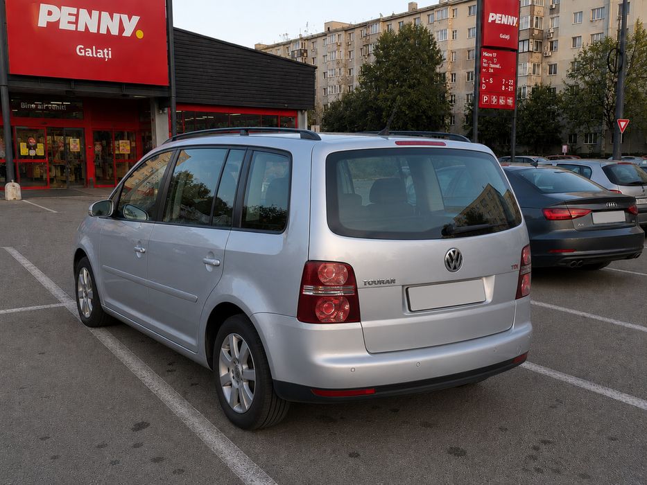 Vănd volkswagen passat touran 2006 - 1.9  TDI îngrijită și gata de drum