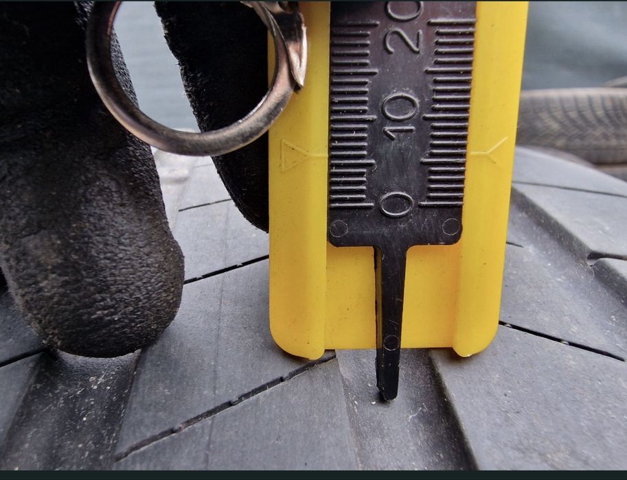 4 Anvelope  vara  255 45 r 21  marca Bridgestone