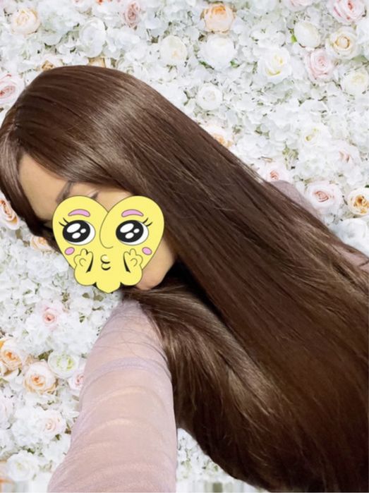 Peruca lunga  saten ciocolatiu cald