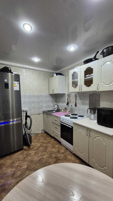 продам 2 комн квартиру Энергетиков 97А