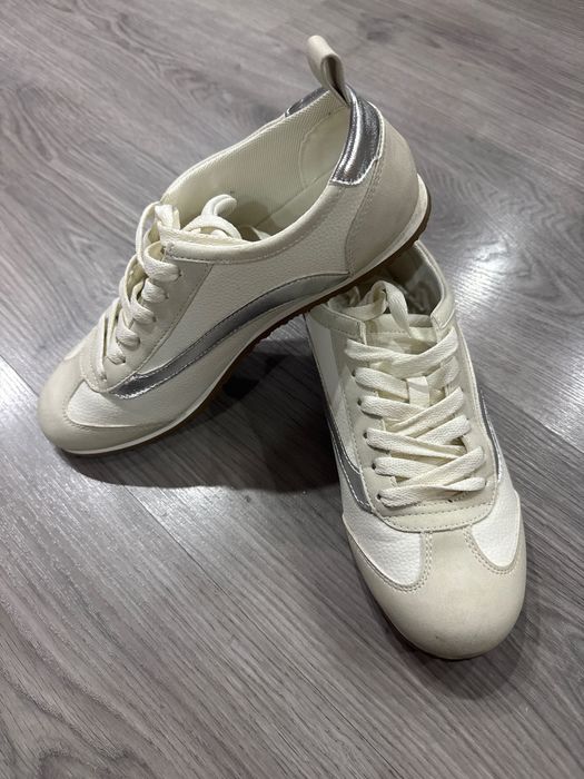 Бели пролетно-ленти кецки