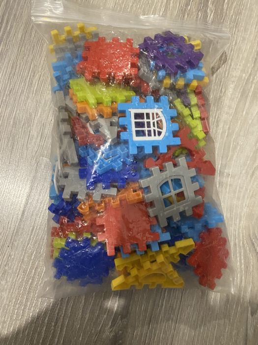 Развивающие игрушки мозаика, конструктор , машинка