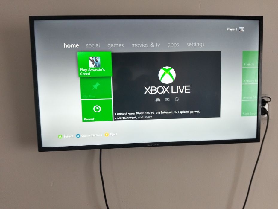 X box 360 cu 2 manete și 4 jocuri