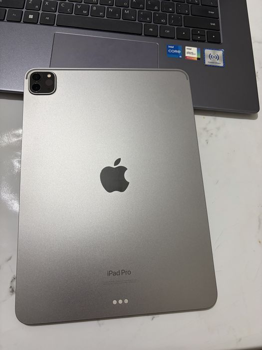 Продам Ipad 11 Pro в хорошем состояние